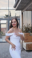 Load and play video in Gallery viewer, LIA
