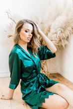 Load image into Gallery viewer, Satin Plain Robe- Emerald
